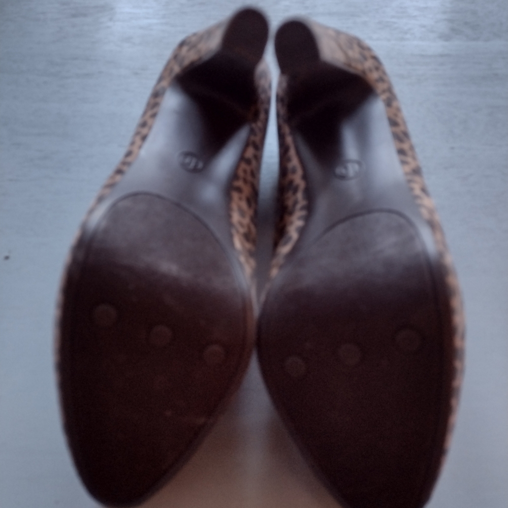 Leopard Pumps - Picture 5 of 5